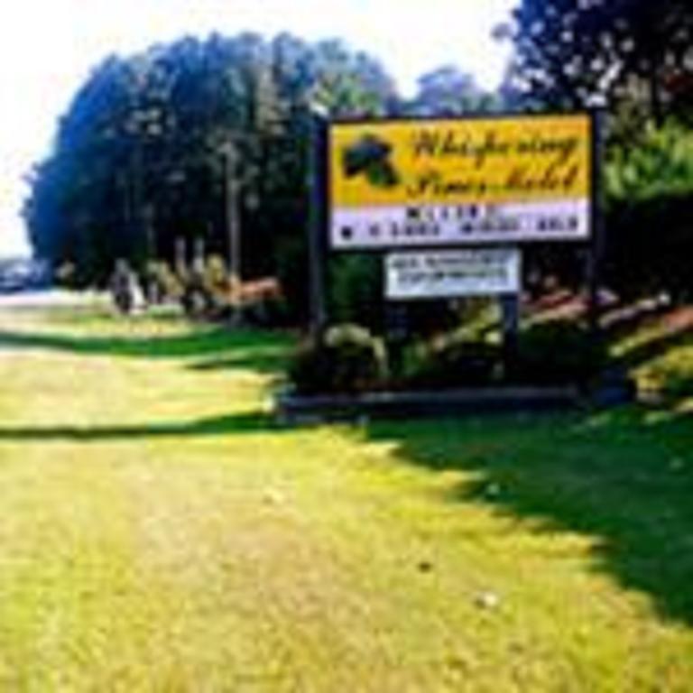 The Whispering Pines Motel- Whitestone White Stone Экстерьер фото