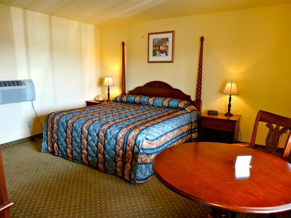 The Whispering Pines Motel- Whitestone White Stone Экстерьер фото