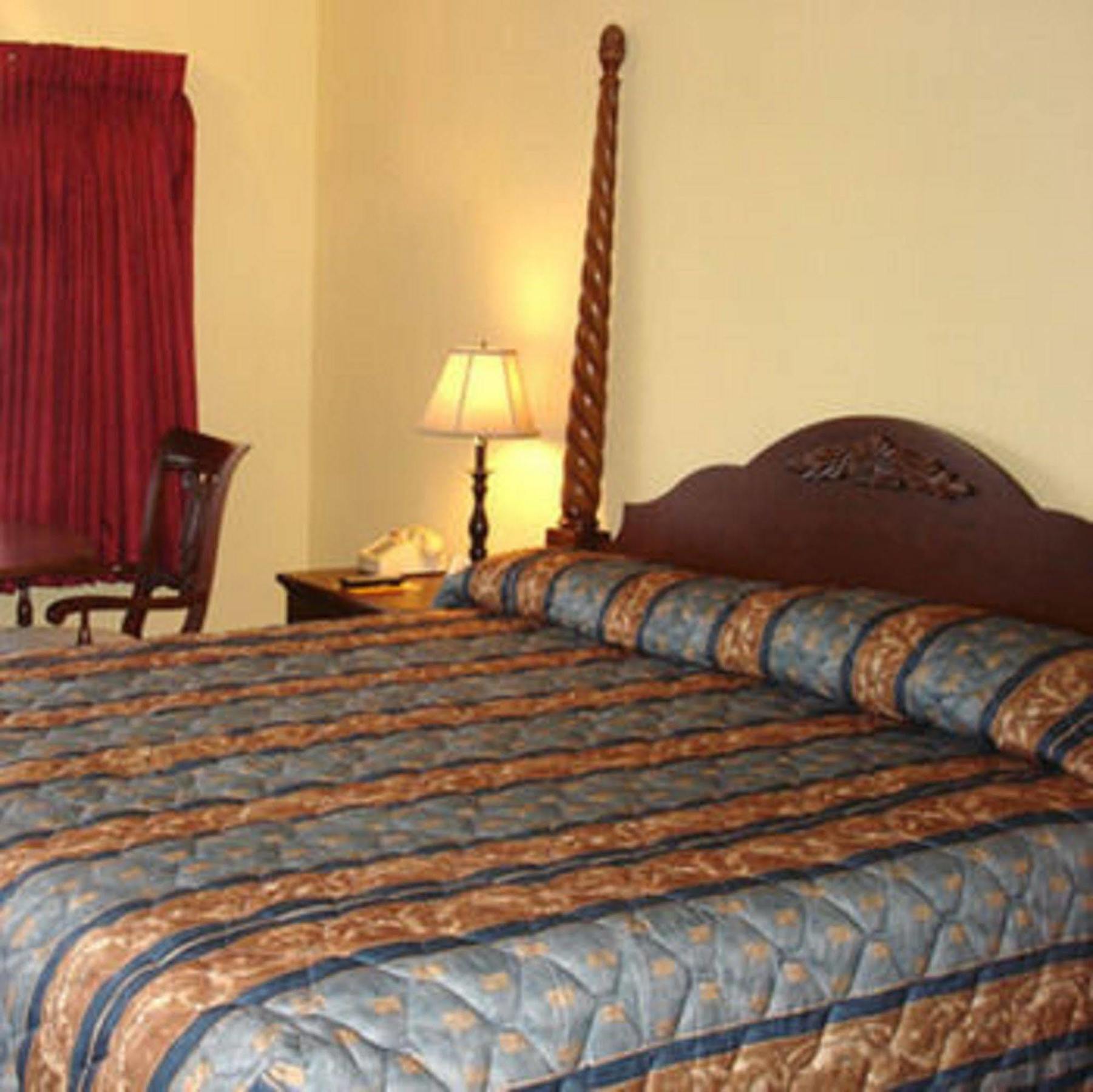 The Whispering Pines Motel- Whitestone White Stone Номер фото