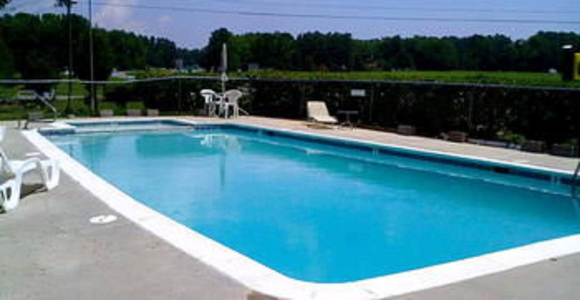 The Whispering Pines Motel- Whitestone White Stone Экстерьер фото